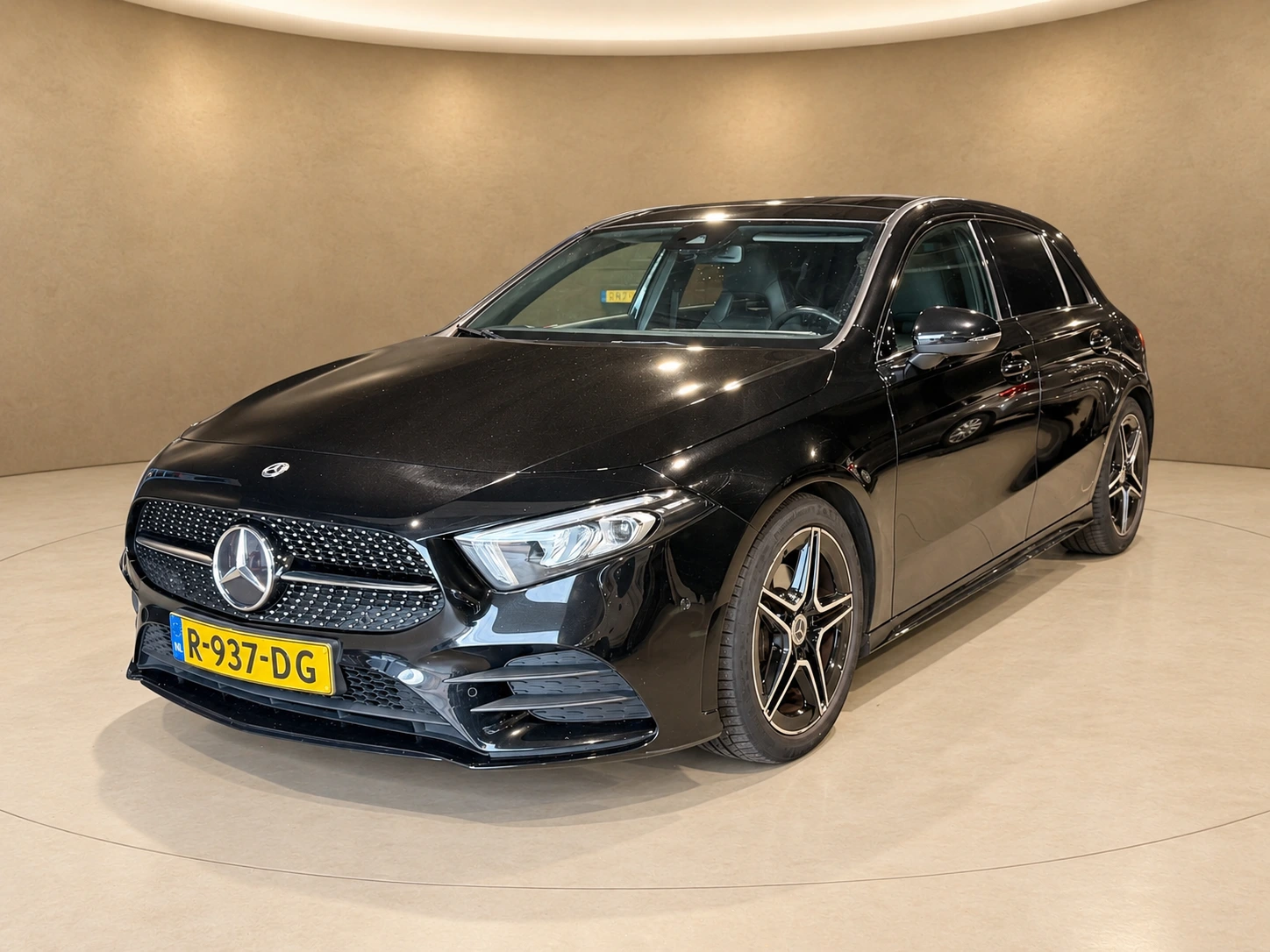 Mercedes-Benz A-Klasse in Sandstone Circle